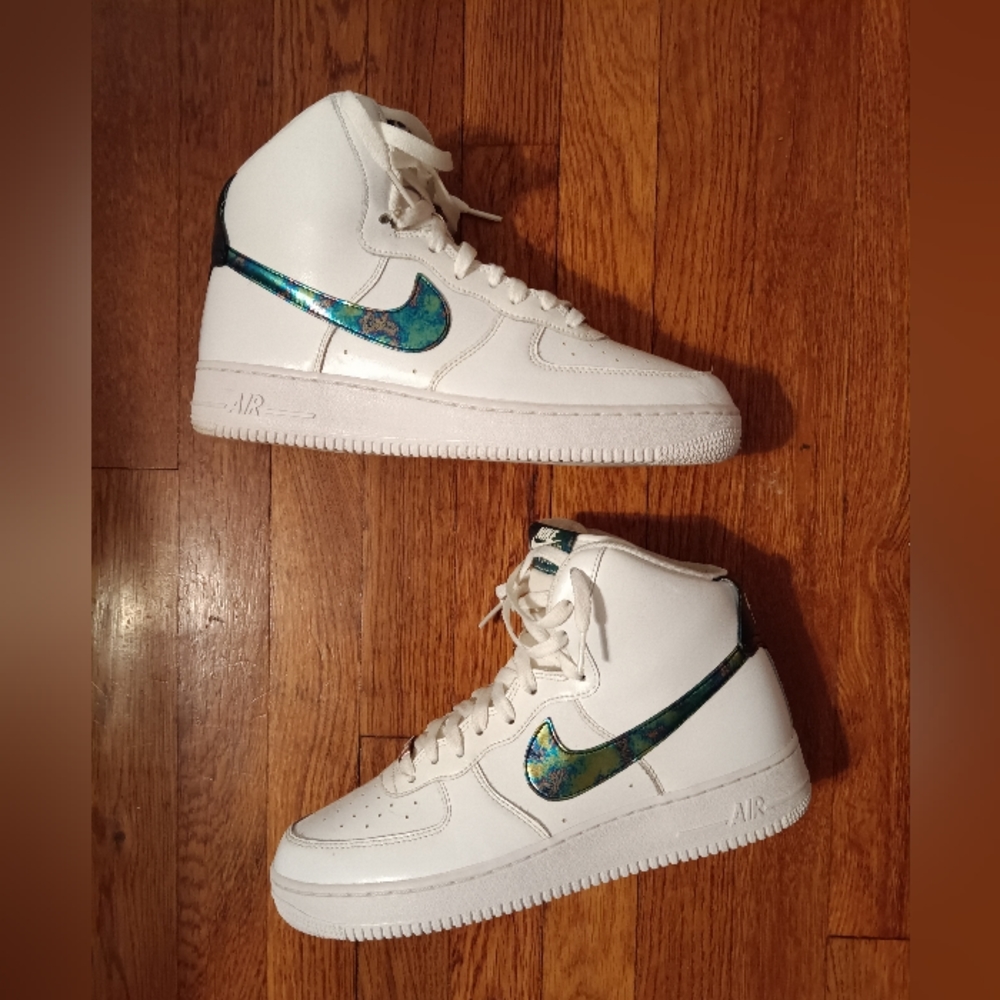 NIKE AIR FORCE 1 HIGH LV8 IRIDESCENT, MENS SIZE 10 🏀👟